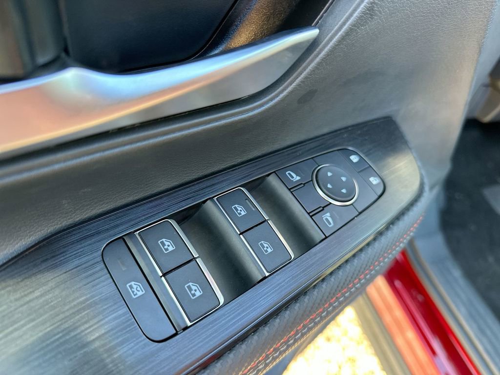Used 2025 Nissan Kicks SR AWD/4WD image 24