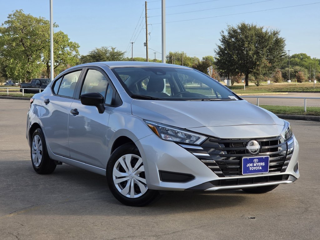 Used 2025 Nissan Versa S w/ Trunk Package FWD image 2