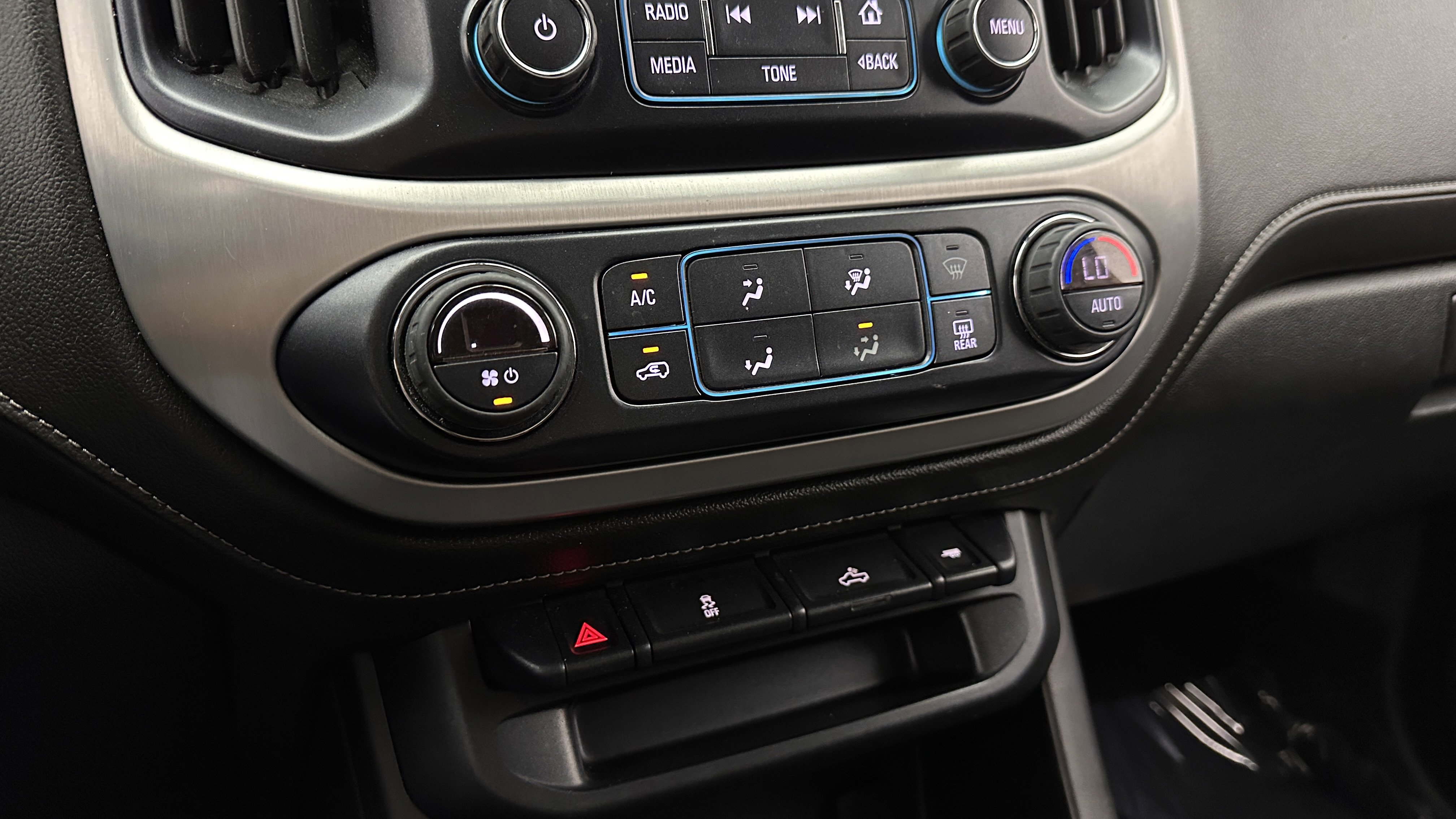 Used 2018 GMC Canyon SLE w/ SLE Convenience Package image 15