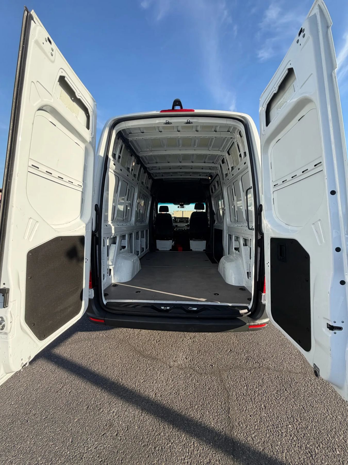 Used 2025 Mercedes-Benz Sprinter 2500 image 13