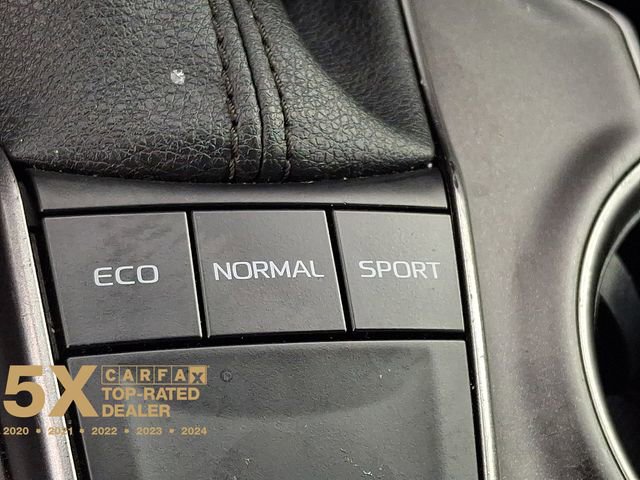 Used 2024 Toyota Camry SE image 27