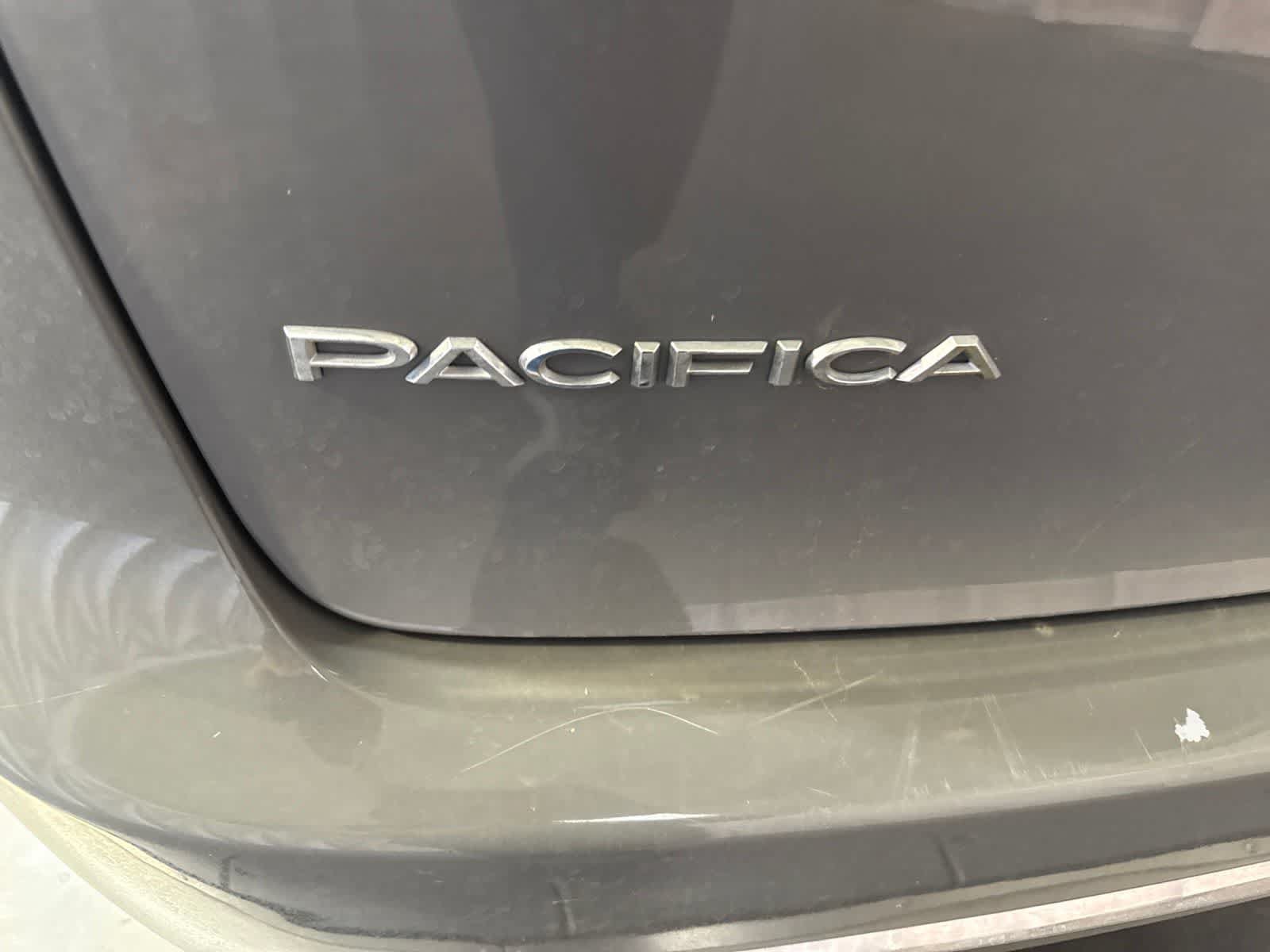 Used 2022 Chrysler Pacifica Touring-L FWD image 13