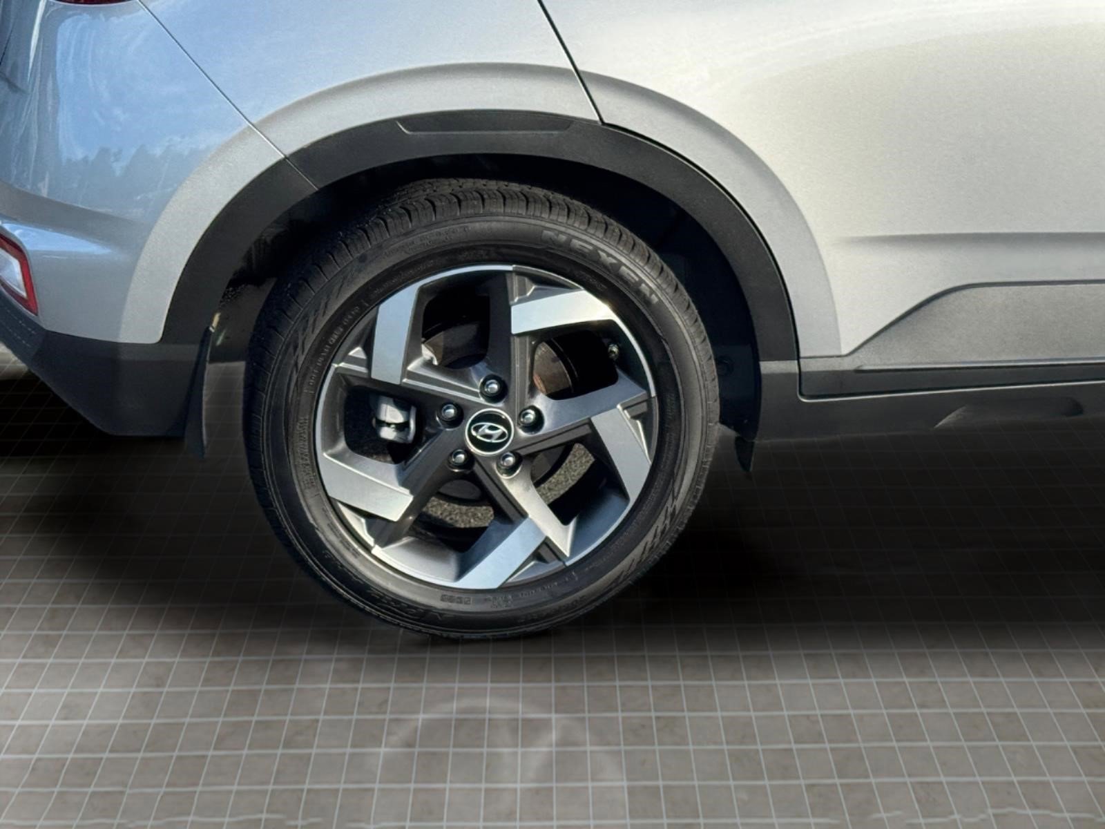 Certified 2025 Hyundai Venue SEL FWD image 15