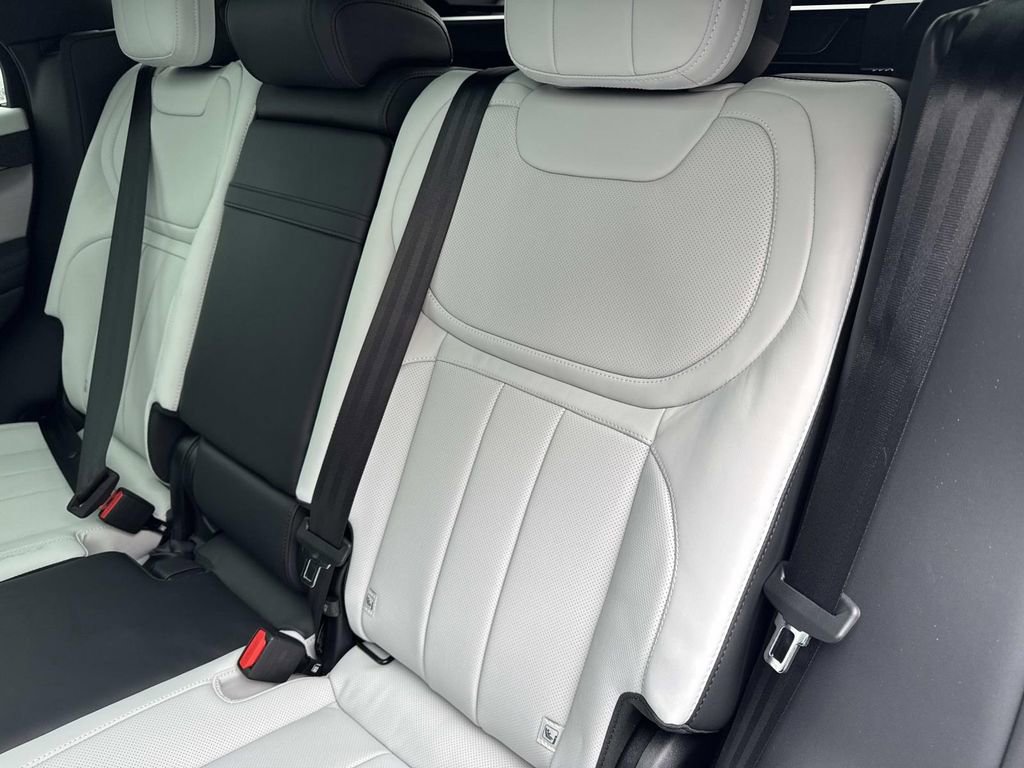 New 2026 Land Rover Range Rover Sport Dynamic SE image 14