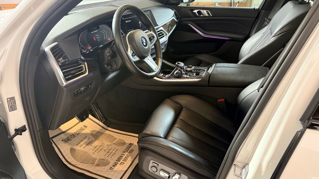 Used 2020 BMW X5 M50i w/ Executive Package image 12