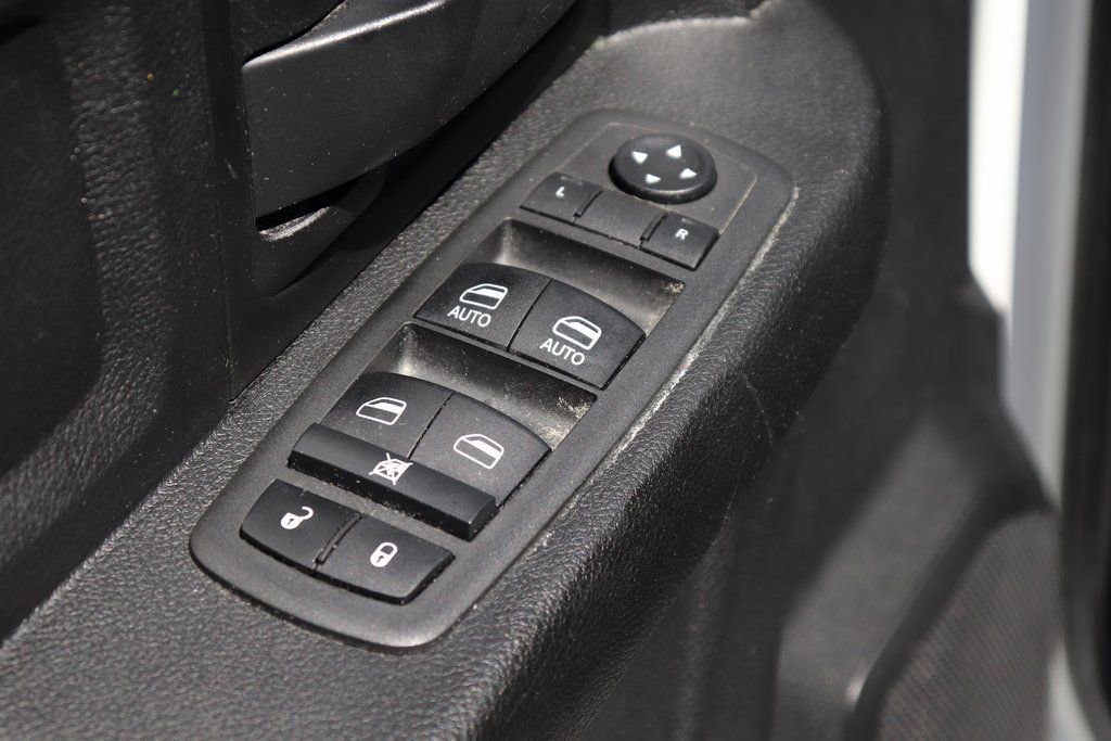 Used 2021 RAM 2500 Tradesman w/ Chrome Appearance Group image 17