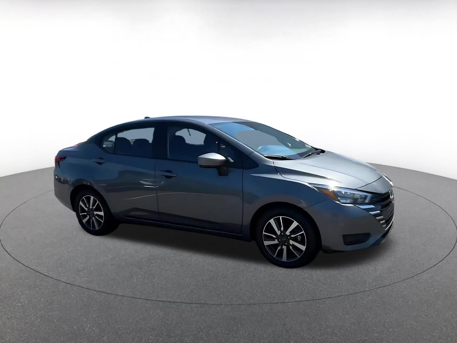 Used 2025 Nissan Versa SV FWD video 2