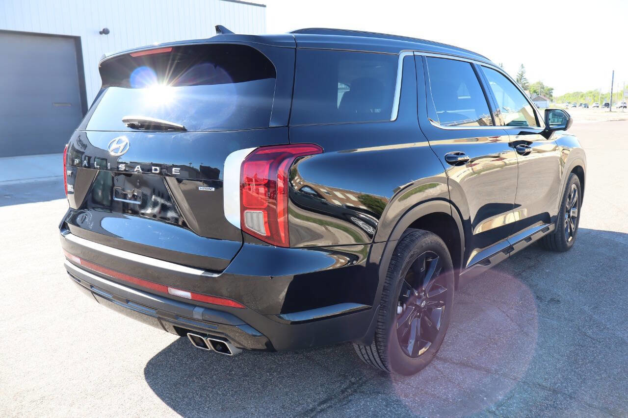 Used 2025 Hyundai Palisade XRT AWD/4WD image 3