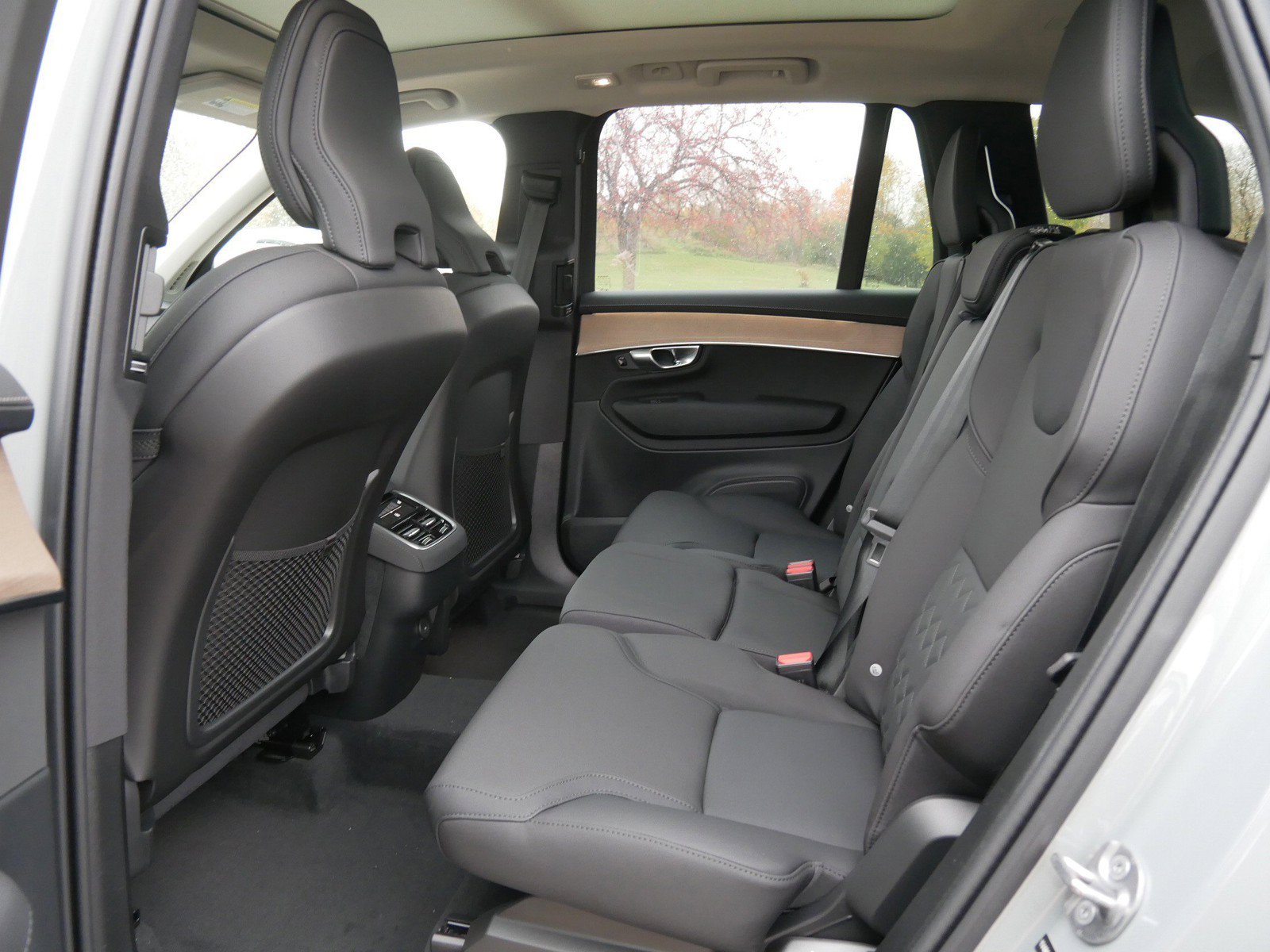 New 2026 Volvo XC90 B6 Plus w/ Protection Package Premier AWD/4WD image 6