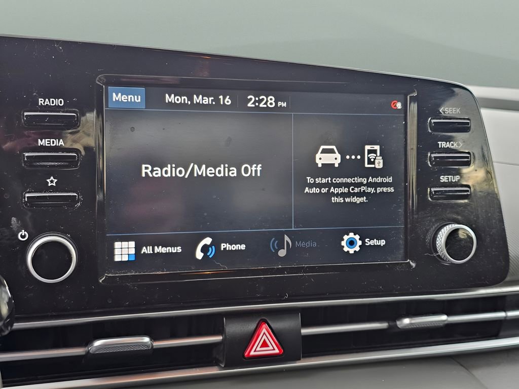 Used 2022 Hyundai Elantra SEL w/ Convenience + Premium Package FWD image 19