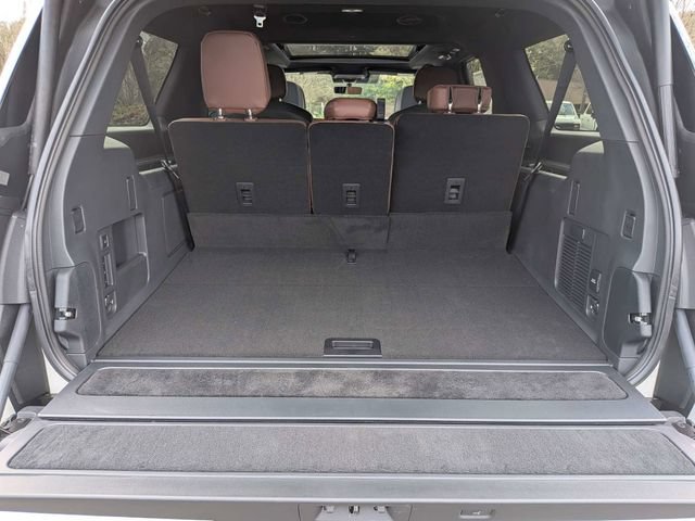 New 2026 Lincoln Navigator L Reserve AWD/4WD image 9