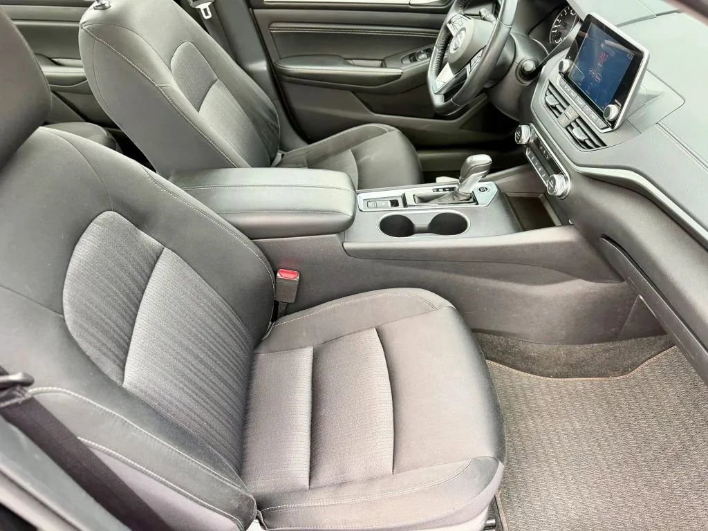 Used 2019 Nissan Altima 2.5 SV image 18