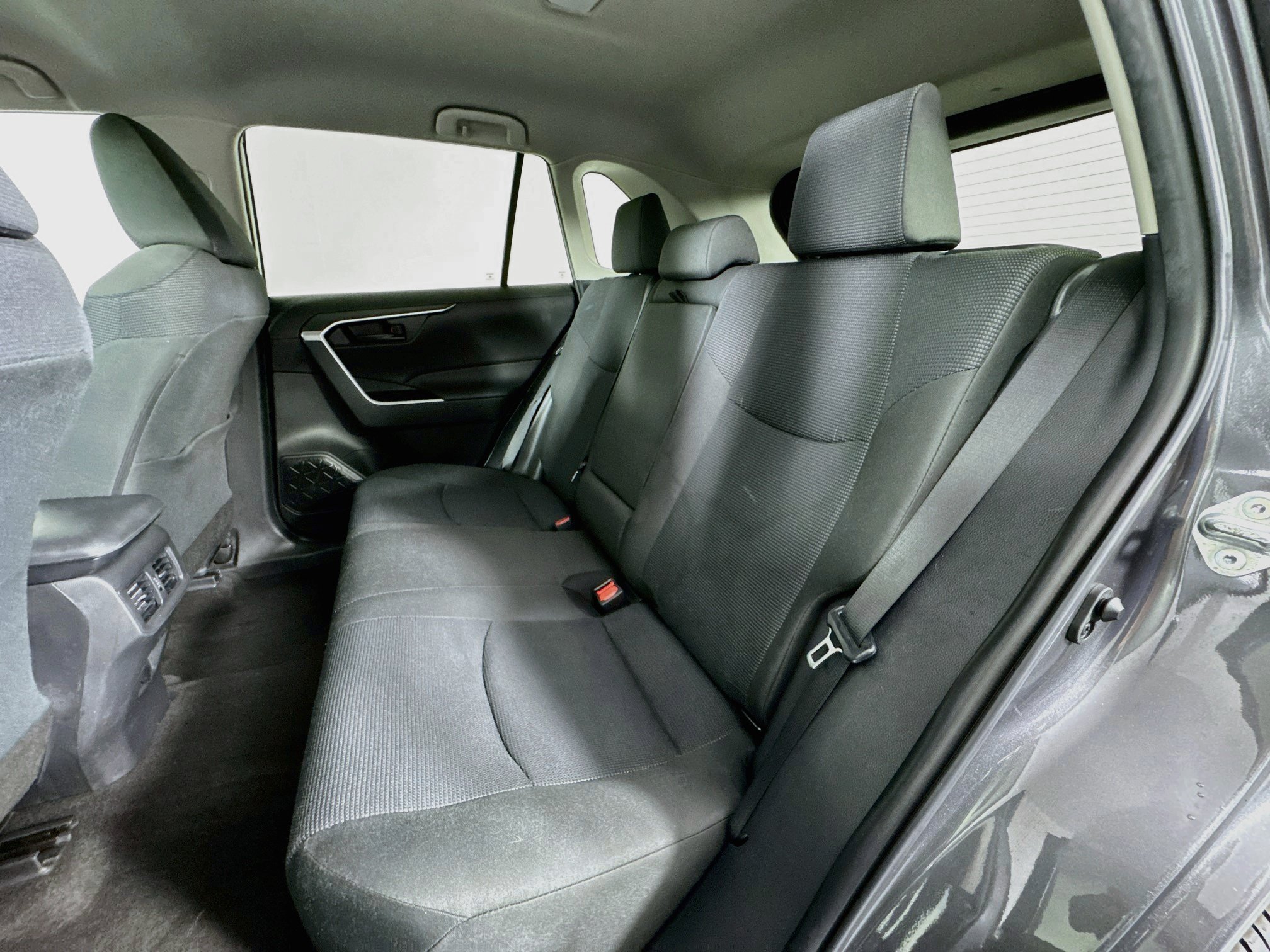 Used 2023 Toyota RAV4 LE AWD/4WD image 22