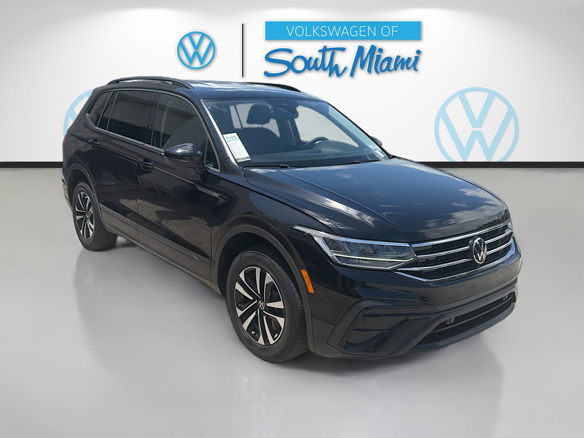 Used 2022 Volkswagen Tiguan S FWD image 1