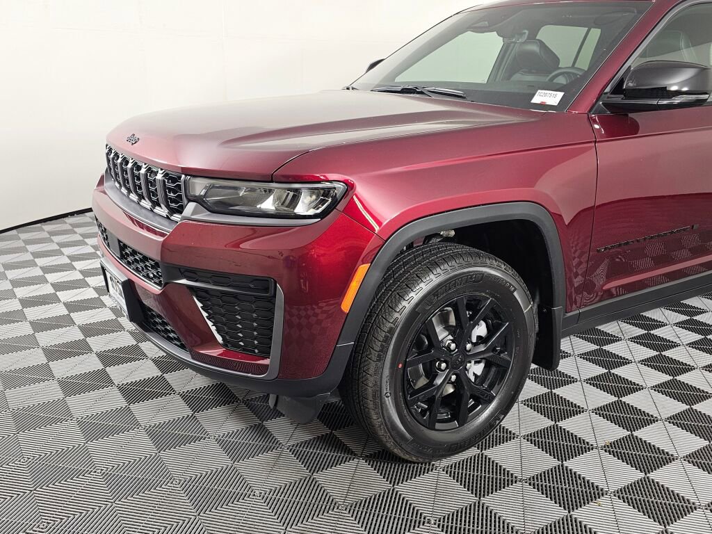 New 2026 Jeep Grand Cherokee Altitude AWD/4WD image 11