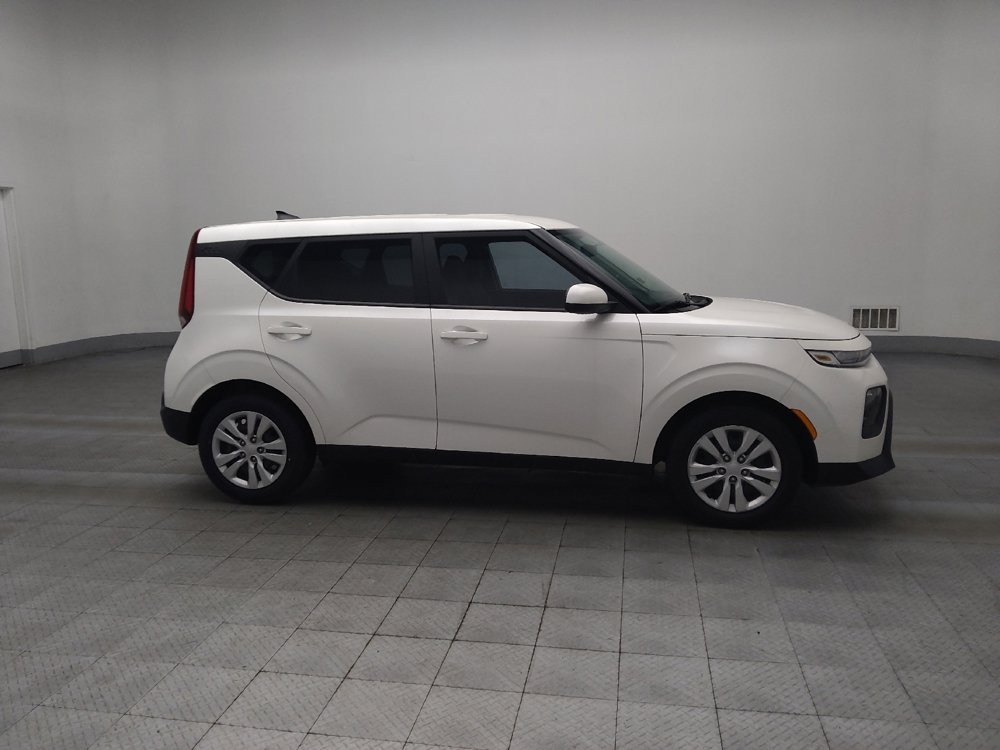 Used 2022 Kia Soul LX image 11