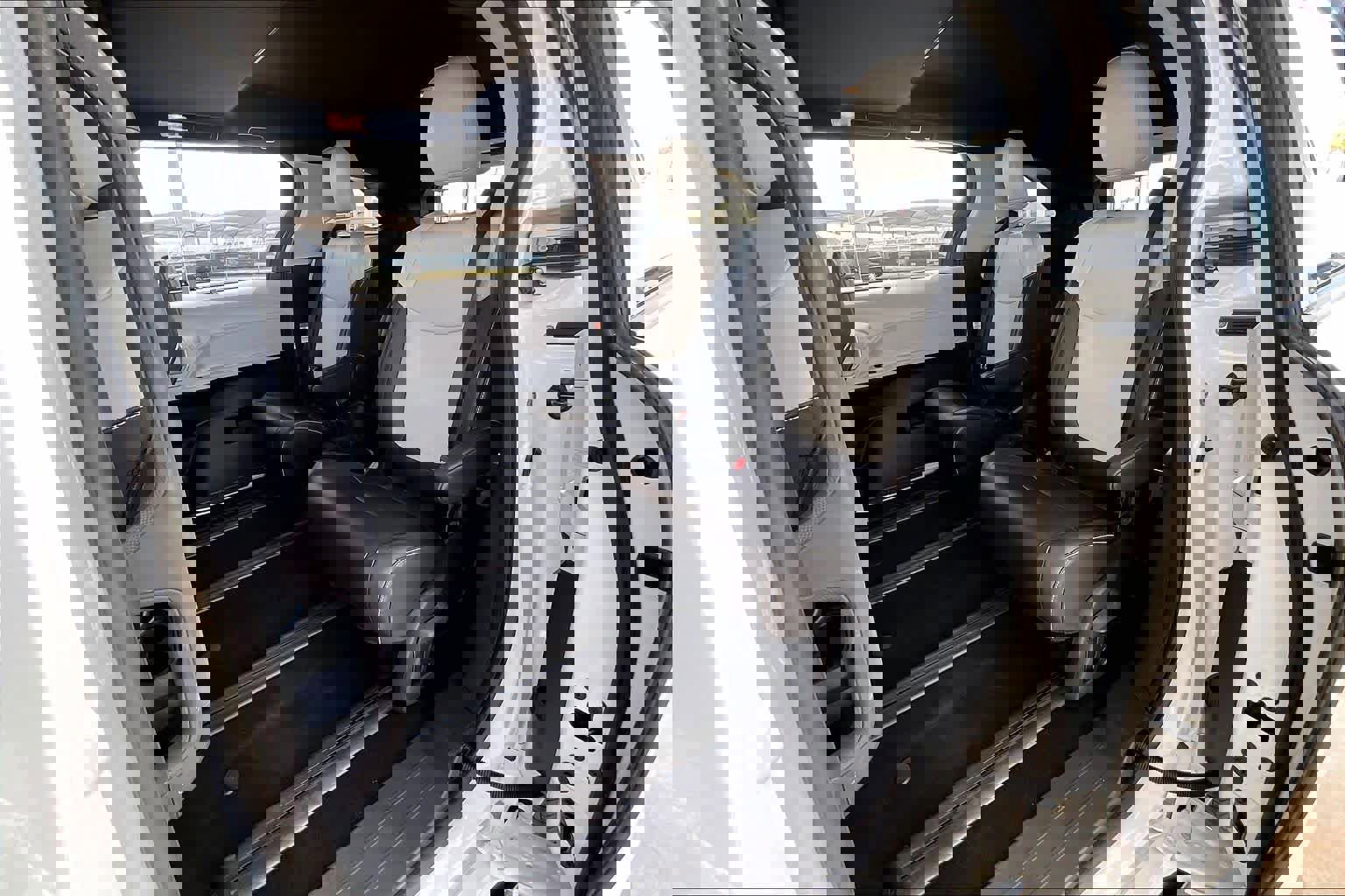 Used 2025 Toyota Sienna XSE image 20