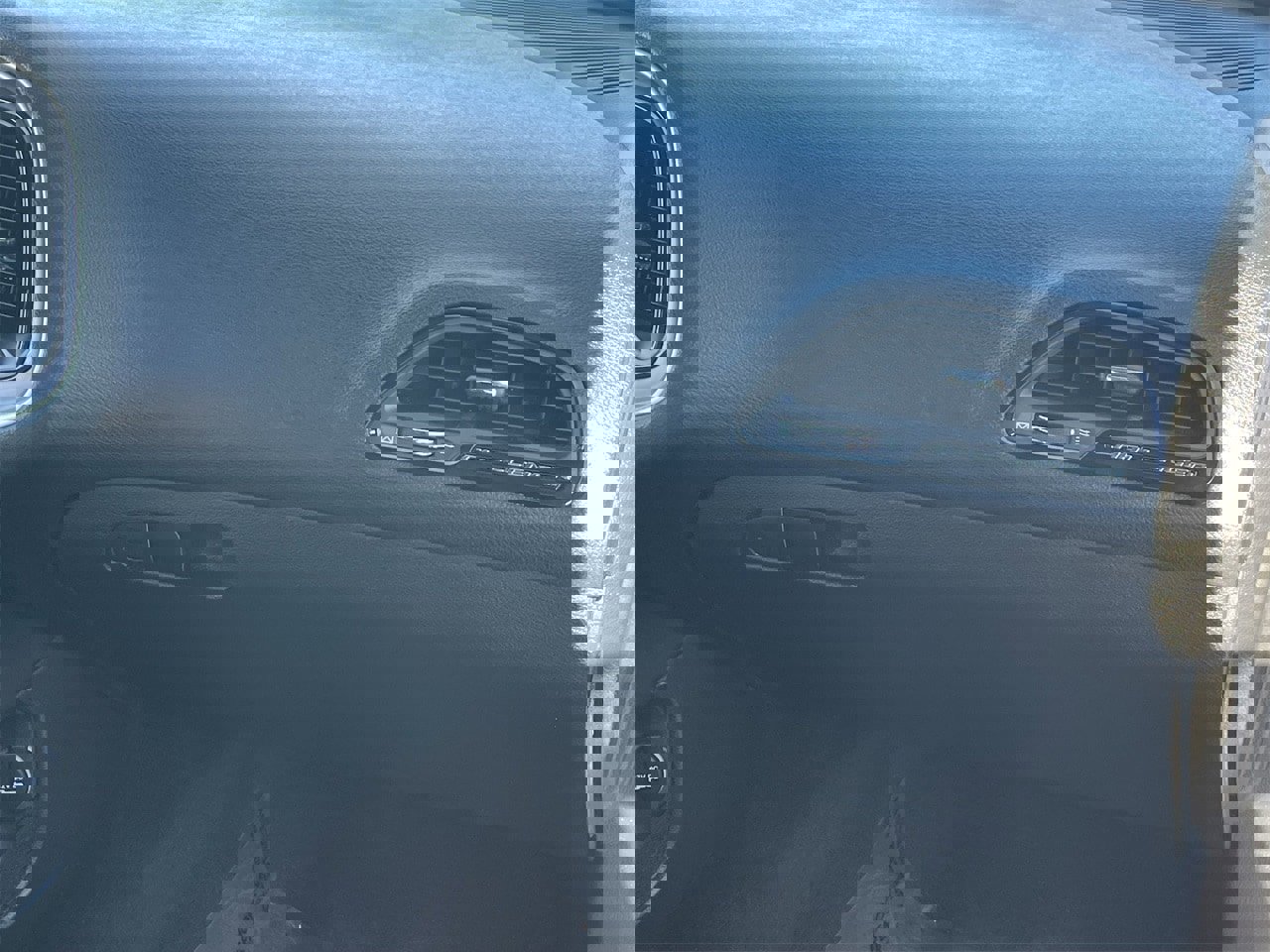 Used 2019 Dodge Challenger SXT image 15