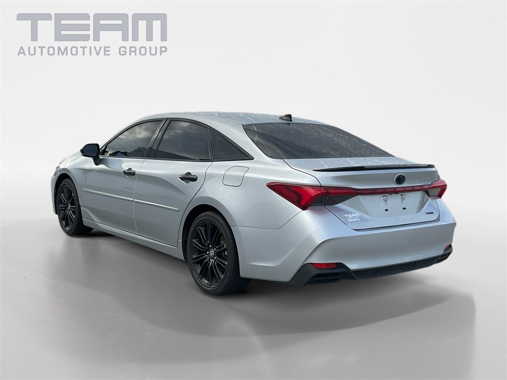 Used 2022 Toyota Avalon XSE image 5