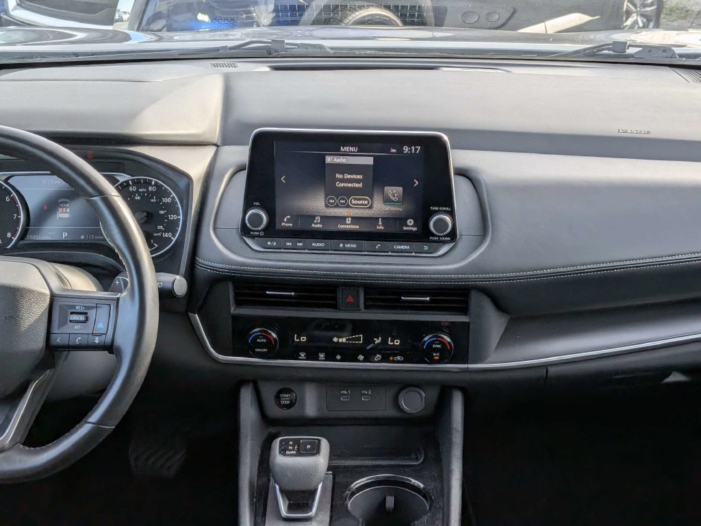 Used 2025 Nissan Rogue SV AWD/4WD image 19