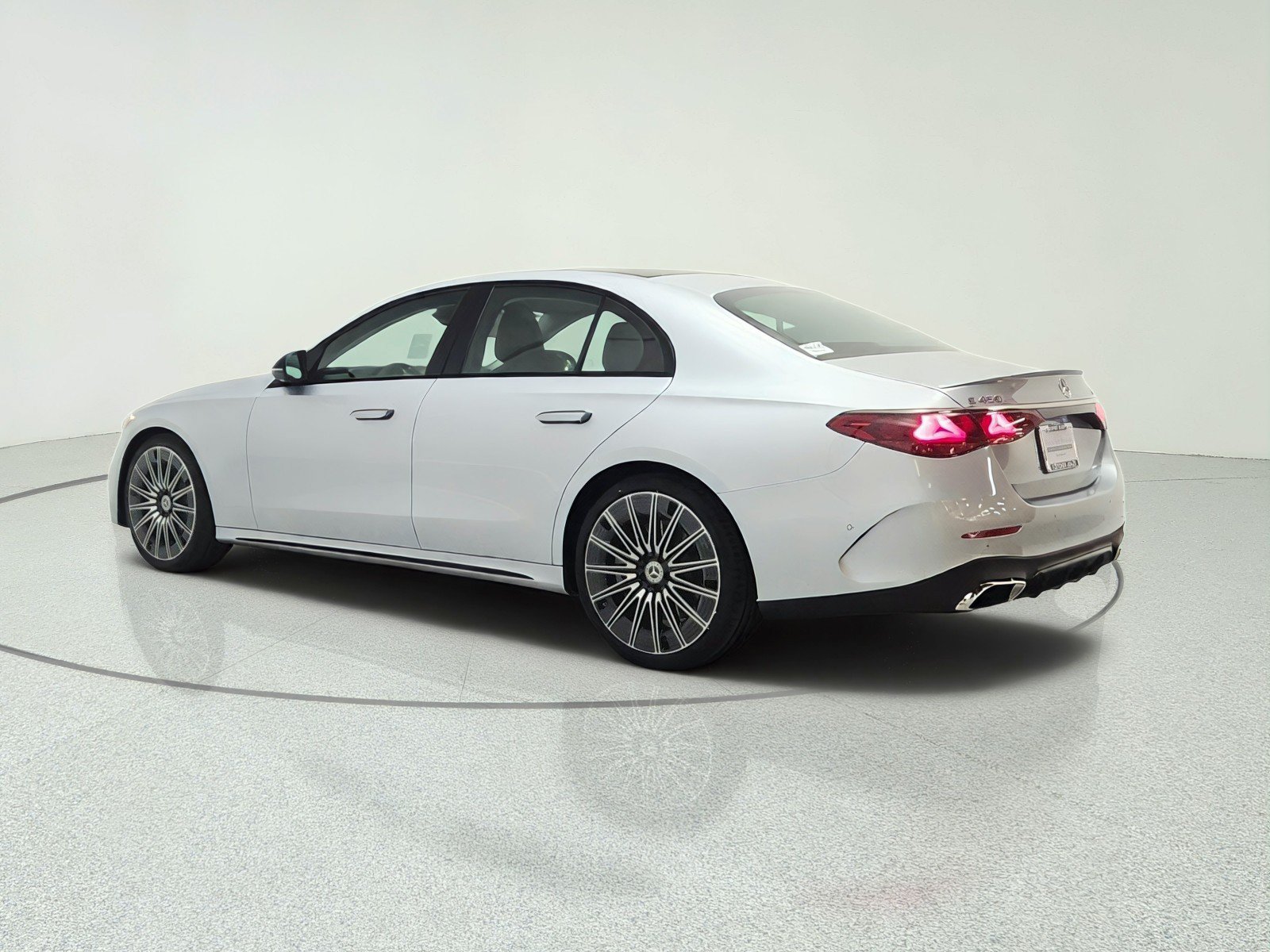 New 2027 Mercedes-Benz E 450 4MATIC Sedan image 7