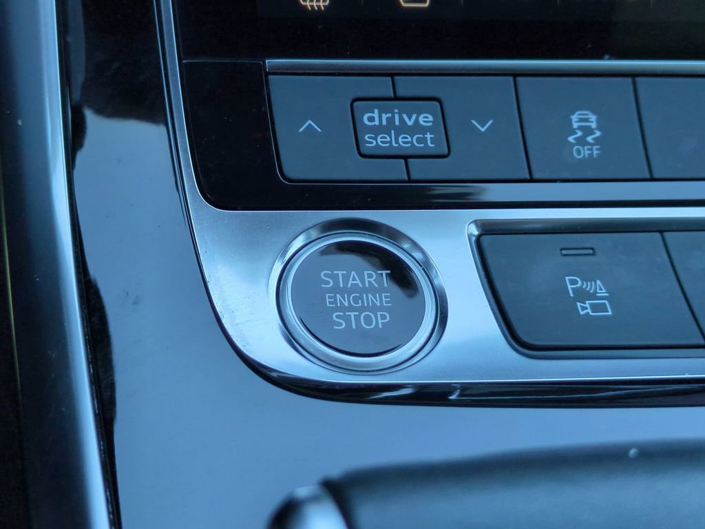 Used 2021 Audi Q8 Premium Plus w/ Premium Plus Package image 29