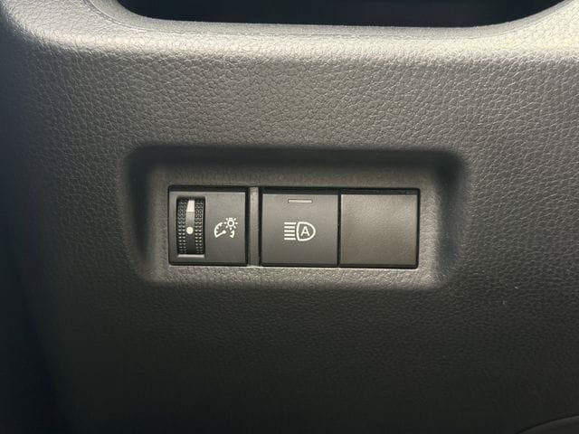 Used 2024 Toyota RAV4 XLE FWD image 22