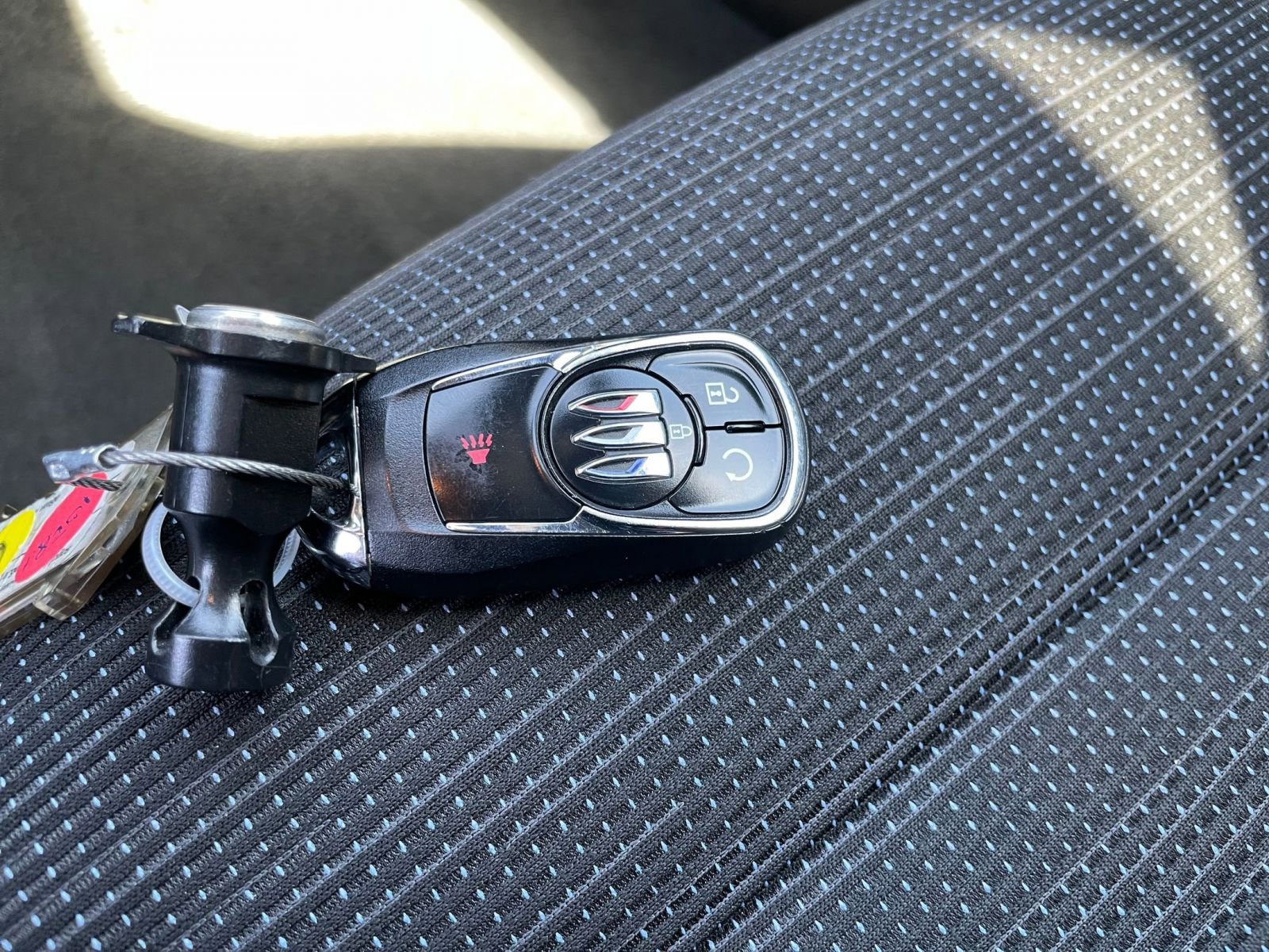 Used 2025 Buick Envista Preferred image 24