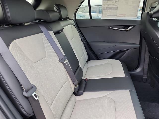 New 2025 Kia Niro SX Touring image 18