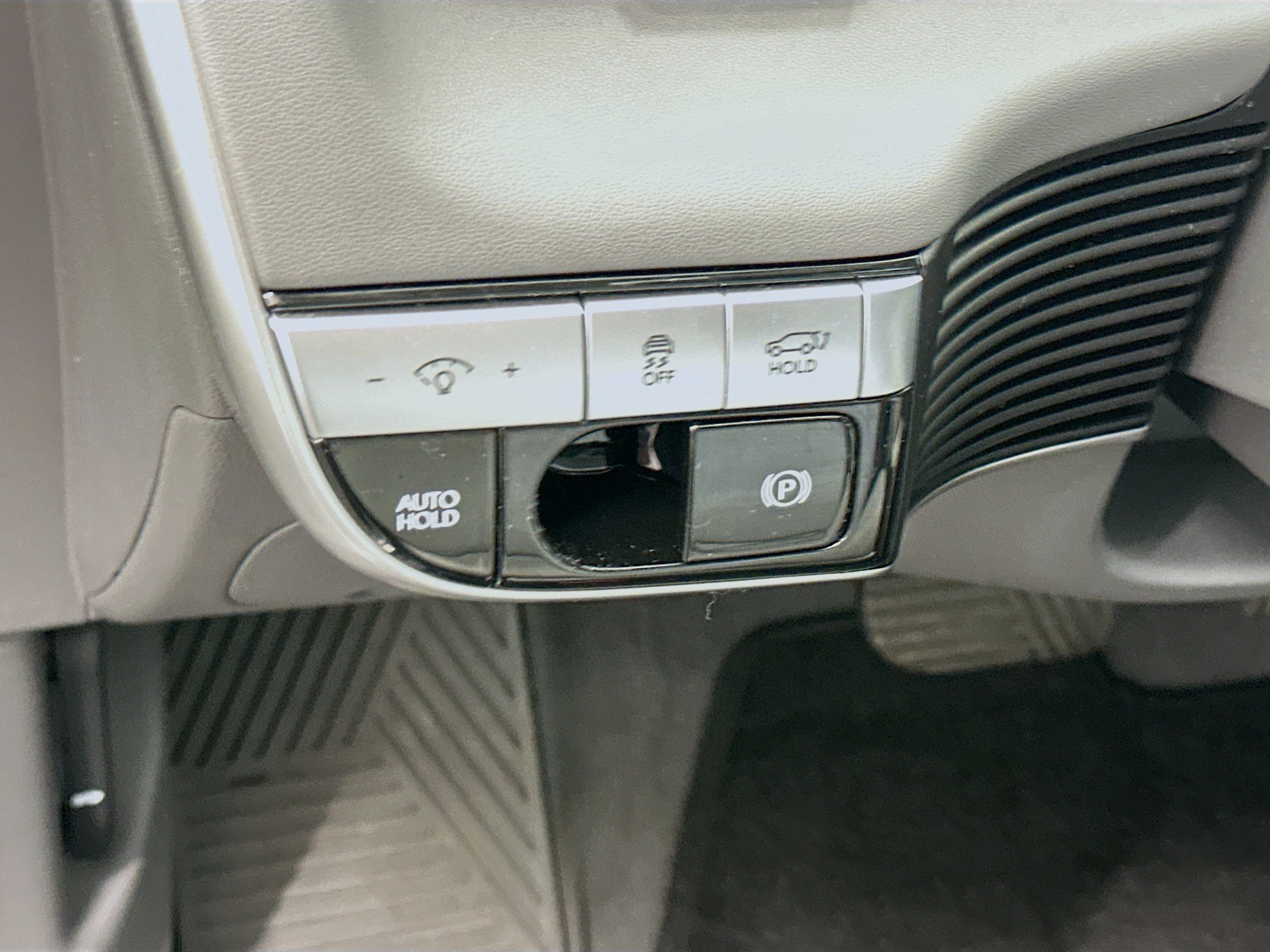 Used 2024 Hyundai Ioniq 5 Limited AWD/4WD image 17