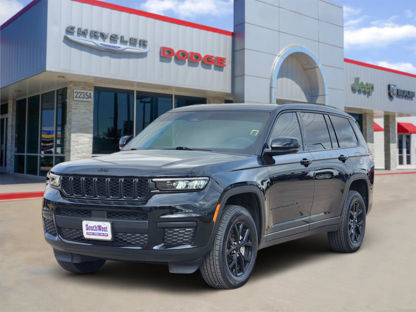 Used 2025 Jeep Grand Cherokee L Altitude RWD image 2
