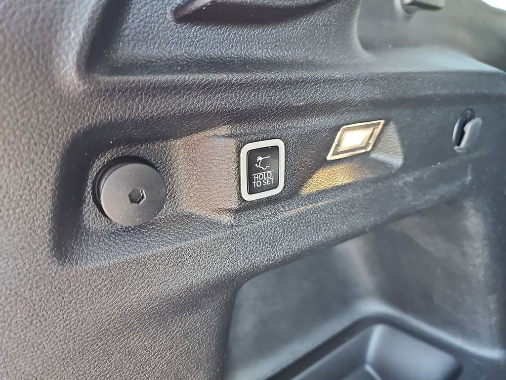 Used 2023 Jeep Grand Cherokee L Limited image 18