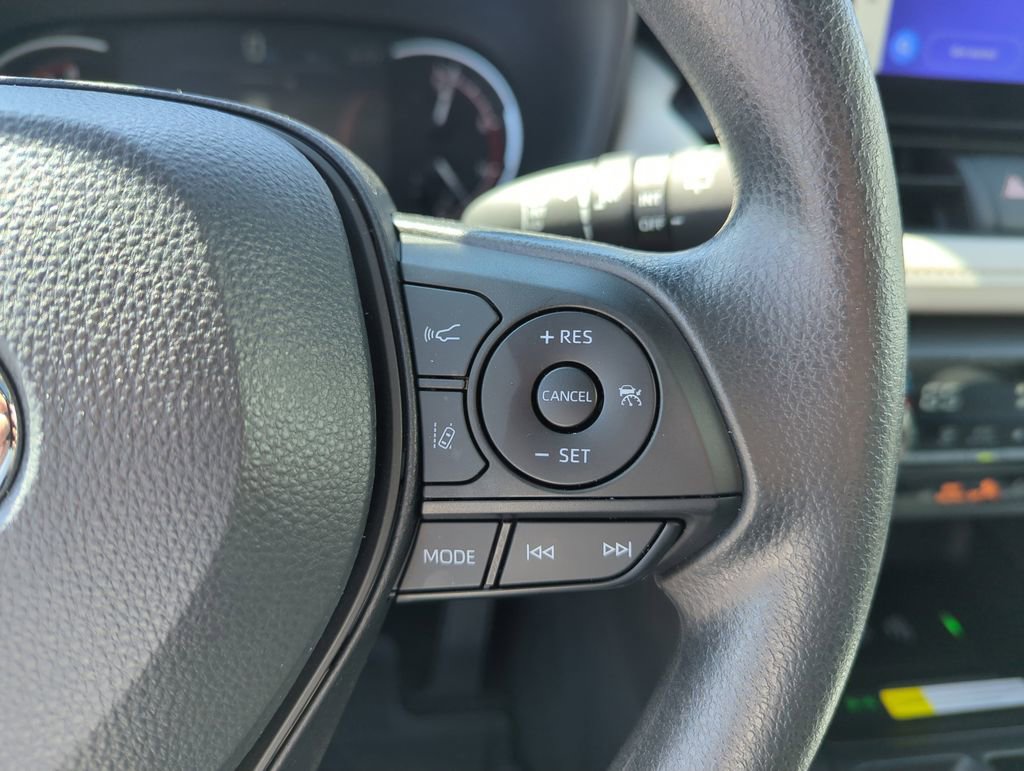 Used 2024 Toyota RAV4 XLE w/ Convenience Package FWD image 23
