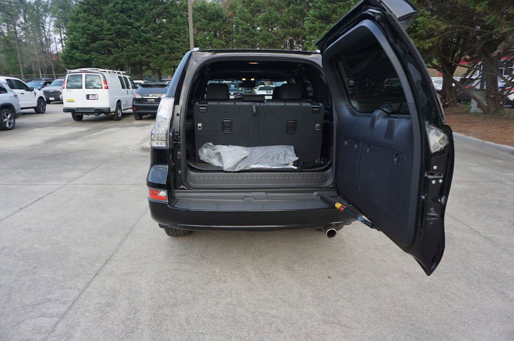 Used 2023 Lexus GX 460 Premium w/ Premium Package image 17