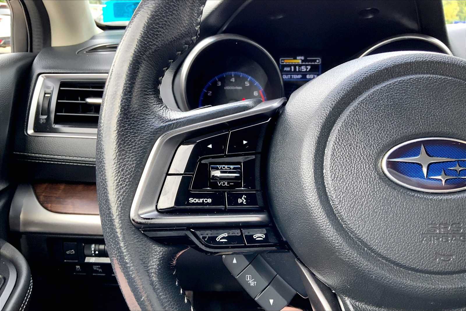 Used 2019 Subaru Outback 2.5i Limited AWD/4WD image 24