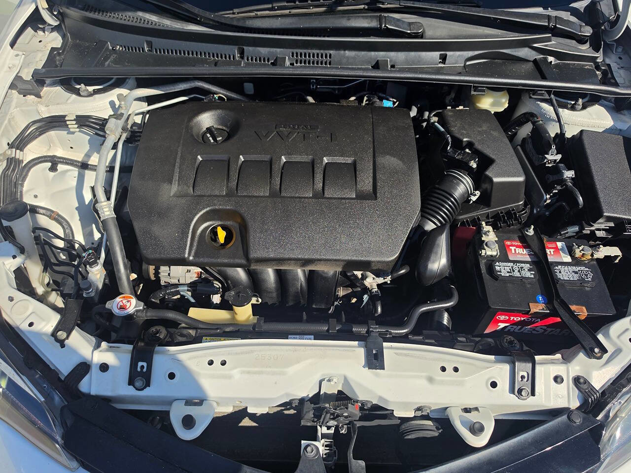 Used 2017 Toyota Corolla LE FWD image 50