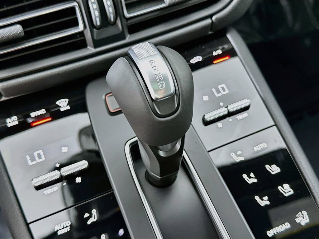 New 2026 Porsche Macan AWD/4WD image 19
