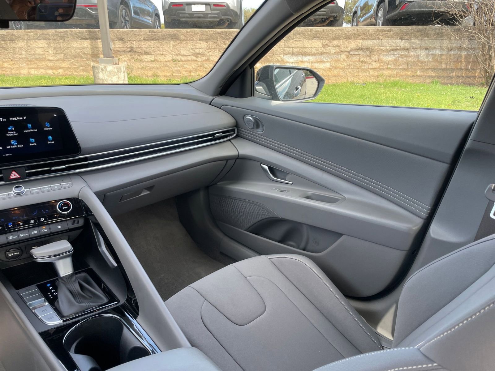 Used 2025 Hyundai Elantra SEL image 39