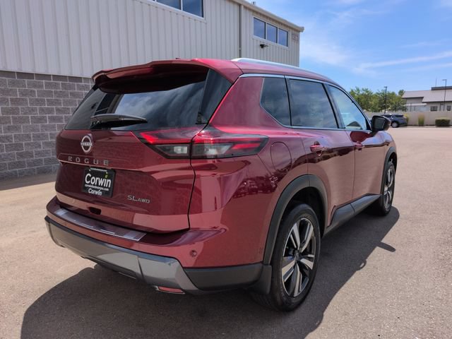 Used 2025 Nissan Rogue SL AWD/4WD image 3