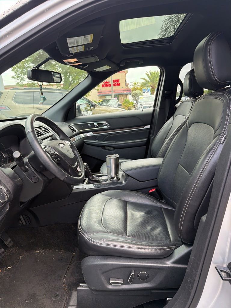 Used 2018 Ford Explorer Limited image 9