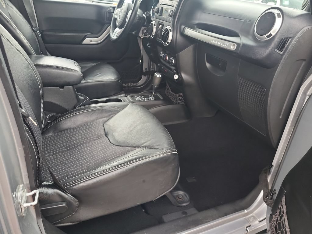 Used 2013 Jeep Wrangler Unlimited Sport AWD/4WD image 21