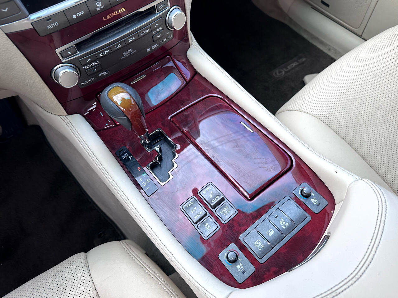 Used 2010 Lexus LS 460 L image 22