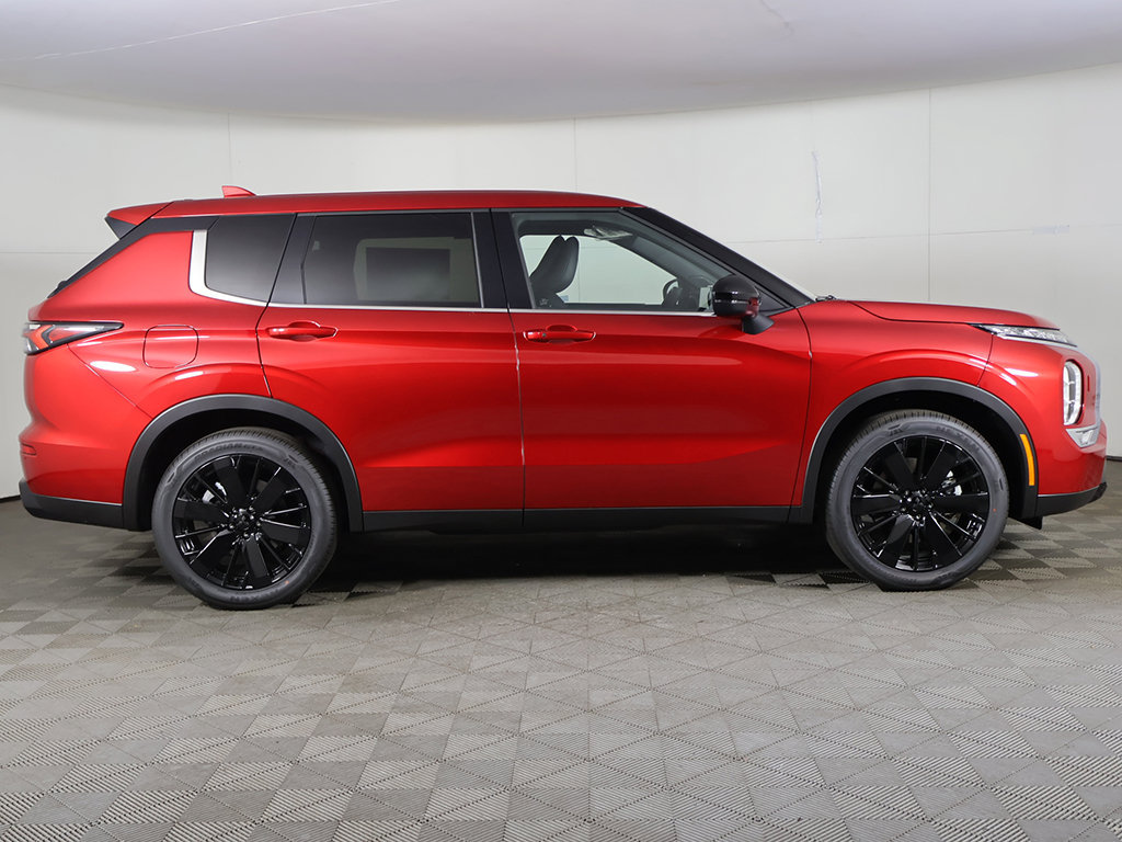 New 2026 Mitsubishi Outlander LE AWD/4WD image 18