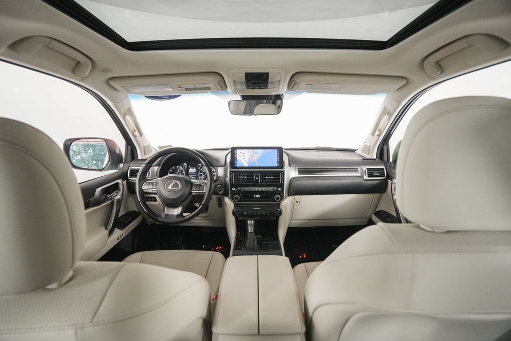 Used 2023 Lexus GX 460 Premium w/ Accessory Package AWD/4WD image 15
