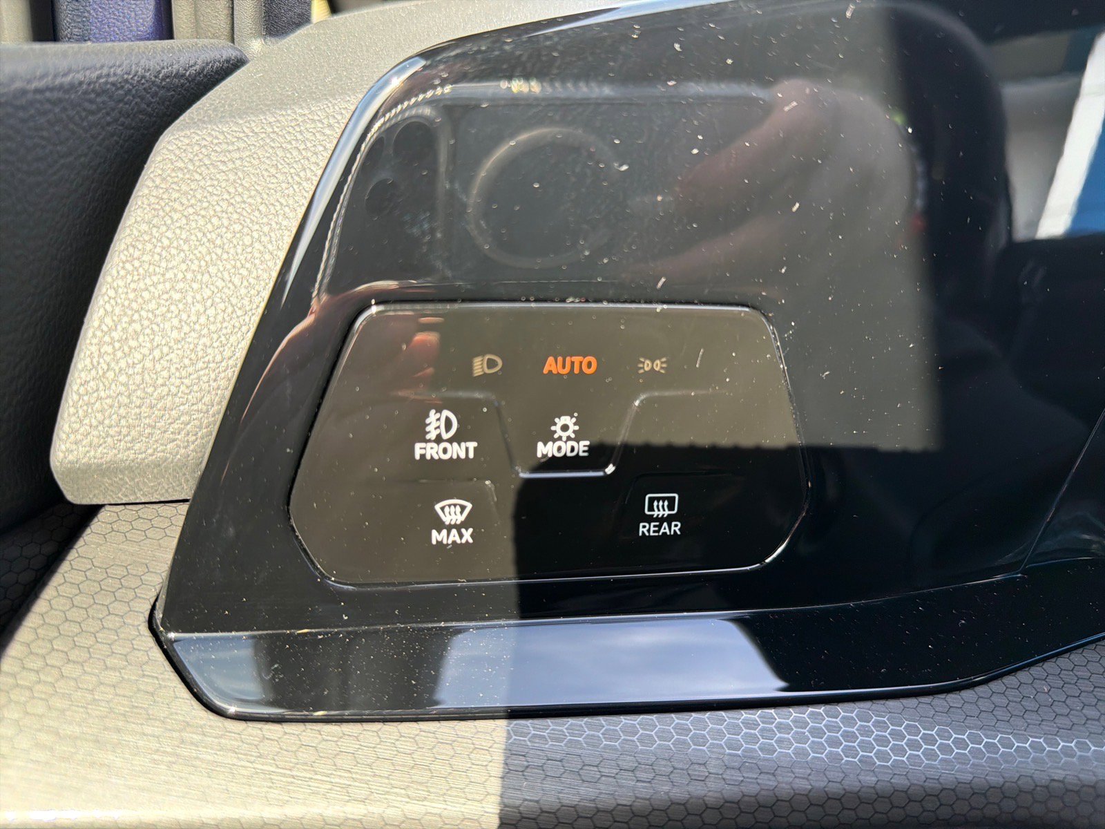 Used 2022 Volkswagen GTI SE FWD image 13
