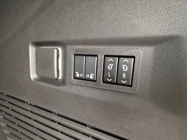 New 2026 GMC Yukon AT4 image 35