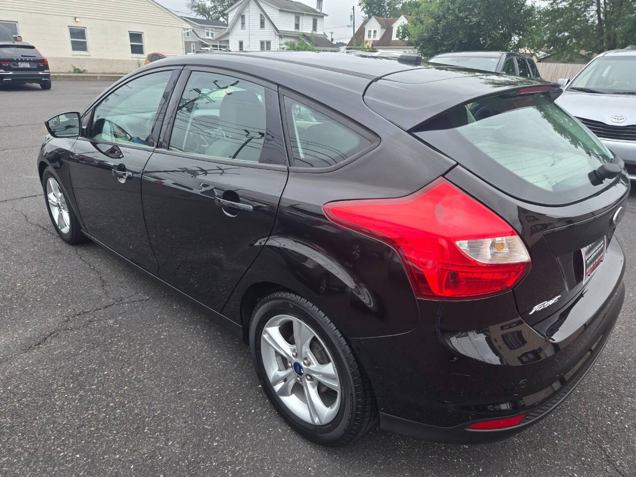 Used 2014 Ford Focus SE w/ SE Winter Package FWD image 8