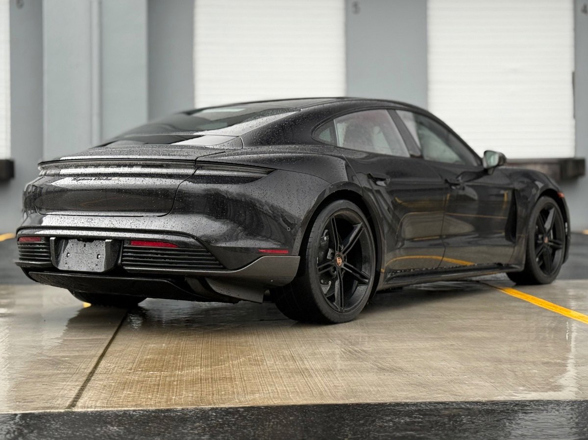 Used 2020 Porsche Taycan Turbo image 3