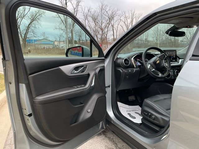 Used 2023 Chevrolet Blazer LT image 15