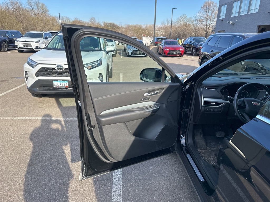 Used 2019 Cadillac XT4 Premium Luxury image 27